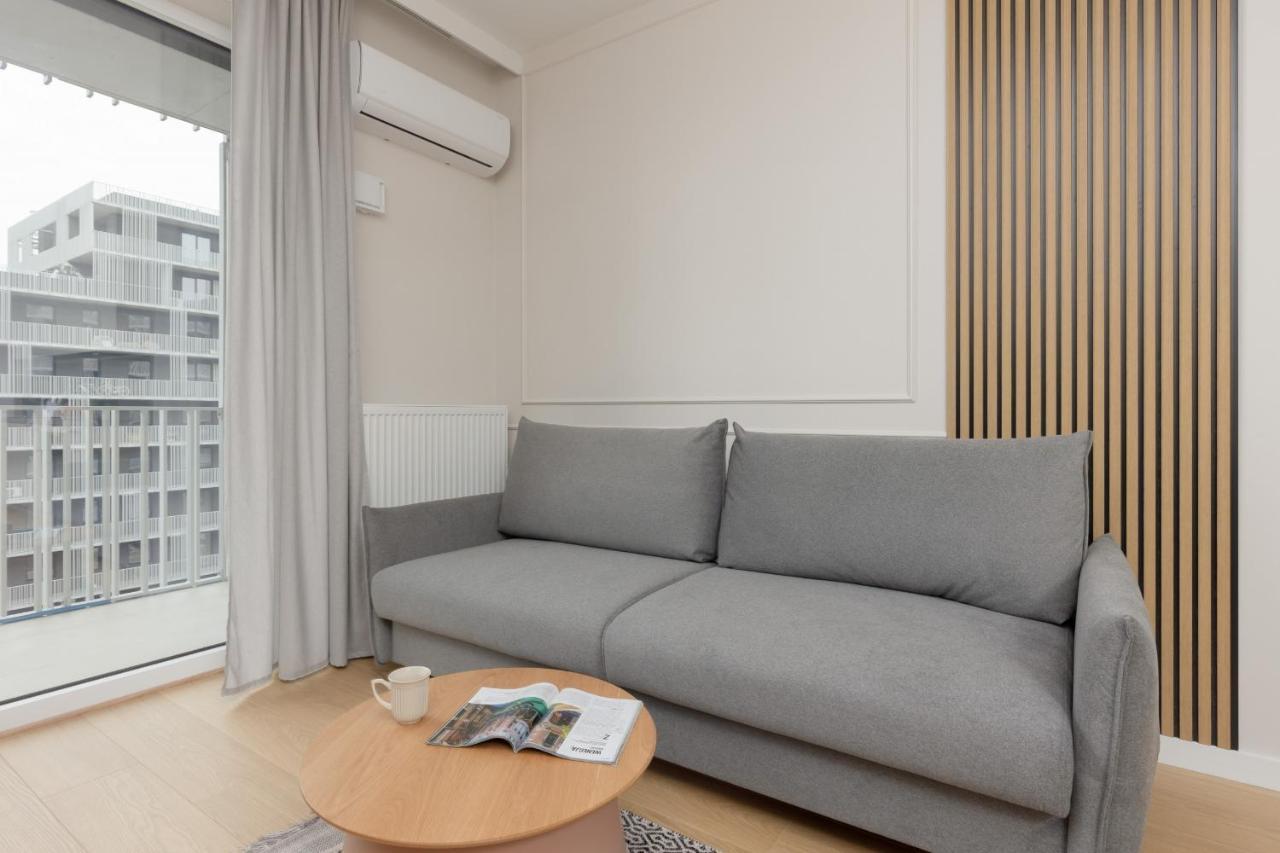 Wola Spacious Flat With Air Conditioning & Balcony By Noclegi Renters وارسو المظهر الخارجي الصورة
